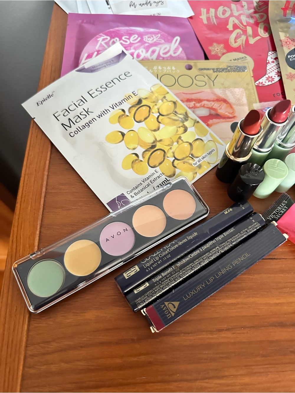 Cosmetic bundle - Picture 5 of 8